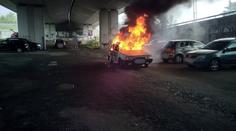 Plameny pohltily auto v Olomouci. Hasiči uvnitř našli torzo lidského těla