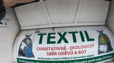 Sběr starého textilu bude povinný. Obce proto musí zajistit nové kontejnery