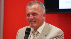 Zemřel spoluzakladatel ODS a spisovatel Miroslav Macek