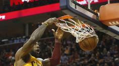 LeBron míří ke hvězdám! Sestřelil Nets a má legendy na dosah