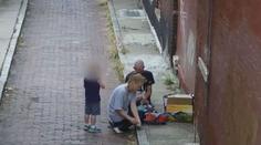 Otřesné VIDEO: Matka si dávala heroin, synek všemu přihlížel!