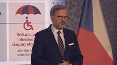 Vláda nám nepomůže, myslí si Češi. Bojí se chudoby, ukázal průzkum