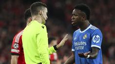 Vinícius po krásném gólu trucoval. Stěžoval si na rasismus a sedl si na lavičku