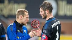 Zákaz podávání rukou! Sportovní rituály musí kvůli koronaviru stranou