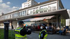 Konec hodných policistů. Místo domlouvání kvůli rouškám rovnou pokuty