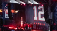Hvězdný Brady se dočkal velké pocty. Uvedli ho do síně slávy, bude mít i sochu