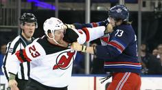 Dvě vteřiny a dost. Zápas NHL přerušila hromadná bitka. Šlo o pomstu