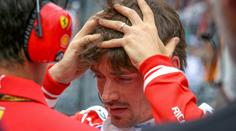 Ferrari v troskách. Leclerc zazdil pódium, dostal trest a přiznal: Je to moje vina