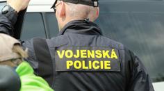 Vojenská policie na generálním štábu a v Prostějově. Kvůli smrti vojáka!