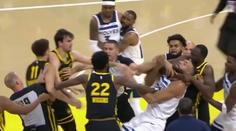 Přehnaná agrese v NBA. Hráč škrtil hvězdu, ta ho nazvala klaunem