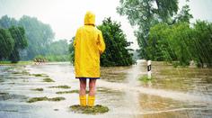 Udeří silné bouřky s kroupami. ČHMÚ vydává výstrahu pro polovinu Česka