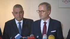 Fialova vláda oslavuje vítězství. Soud opozici vytkl obstrukce ve Sněmovně