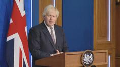 Britský premiér Johnson chce v zemi úplně zrušit nošení roušek