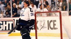 Dívka, která dala sen ostatním holkám! Před 29 lety chytala zápas za tým z NHL