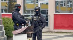 Přibývá výhrůžek mířených na školy. Policie jich za týden řešila deset