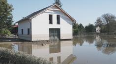 Banky nabízí úlevy lidem po povodních. Mohou si odložit či snížit splátky