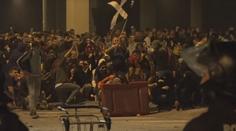 VIDEO: Tisíce demonstrantů obsadily mezinárodní letiště v Barceloně
