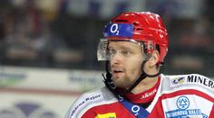 Zlomil všechny rekordy, NHL na něj ale stejně dlabe. Přijde i o své číslo?