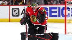 Rána pro Chicago, brankář Mrázek se zranil. Chvíli bude mimo, řekl trenér