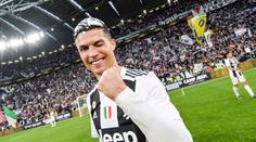 Erupce radosti! Takhle Juventus slavil titul. Ronaldo překvapil