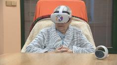 Senioři z hospicu v Čerčanech zkouší virtuální realitu. Pomáhá jejich kondici