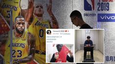 V Číně se kvůli NBA pálí i vlajky. Fanoušek Houstonu je ve vězení