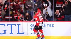Útočník Chicaga vyškolil obranu soupeře. Jeho parádní gól je hitem NHL