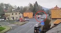 Dramatické video: Takhle sestřelil osobák hasiče, kteří jeli k zásahu