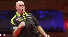 Van Gerwen je definitivně zpátky. Ve finále porazil Littlera, pak se rozbrečel
