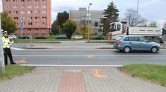 Mladá žena přecházela v Přerově silnici. Jedno auto jí dalo přednost, druhé ji zabilo