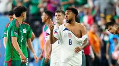 Divoký zápas USA s Mexikem: Brutální faul, rozervaný dres a čtyři červené karty