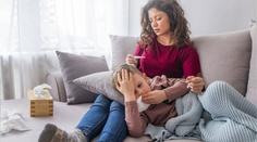 Noste roušky, radí epidemiolog. Nemocných s chřipkou prudce přibývá