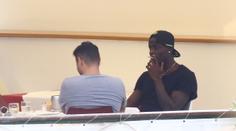 Balotelli dál padá ke dnu. Nikdo ho nechce, místo tréninku kouří
