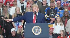 Trump si v kampani nebere servítky. Opřel se do politických soupeřů i do Norska