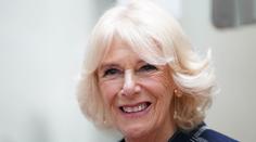 Camilla má zdědit prokletou korunu! Tajuplná legenda nahání strach