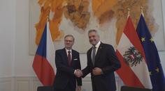 Petr Fiala a rakouský kancléř Nehammer se sešli ve Vídni. Chtějí rychlejší dopravní spojení