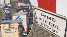 Rozkopaná Praha vyvolala bouři. Politici se navzájem obviňují z neschopnosti