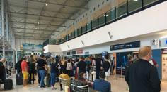 Cestování mezi Evropou a USA začne v létě, vakcína bude povinná