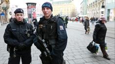 Policie chystá mimořádná opatření. Posílá do ulic hlídky s dlouhými zbraněmi