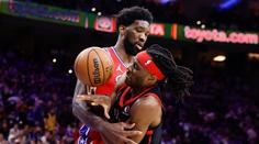 Embiid zrežíroval další výhru Philadelphie, Dallas srovnal sérii s Utahem