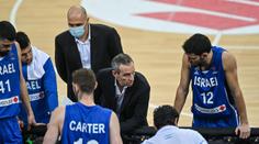 Izrael čelil raketovému útoku. Schovat se museli i basketbalisté při hře