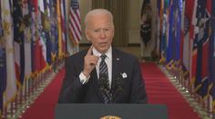 Biden má ambiciózní plán, v Paříži docházejí lůžka v nemocnicích