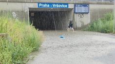 Výstraha: Extrémní srážky drtí Česko. Nebezpečí hrozí na východě země