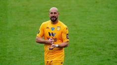 Reina splnil úkol a vychytal záchranu. Spurs vybojovali Evropskou ligu