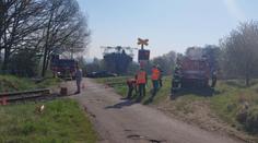Tragédie na Českobudějovicku. Při srážce nákladního vlaku s autem zemřel řidič