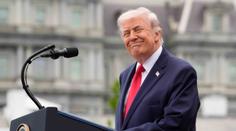 Trump udělal pořádný krok vedle. Fotka teď baví celý internet