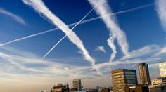 Mocní vypouští chemikálie z letadel, myslí si třetina Američanů