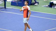 Teenager Alcaraz je ve finále. Na US Open se to stalo podruhé v historii