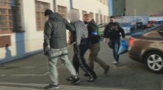 Policisté chytili muže, který měl vyloupit banku. Překvapili ho doma