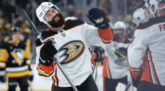 Obrovská pocta pro Gudase. Český obránce bude kapitánem v NHL